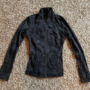 Lululemon black camo size 4 zip up.